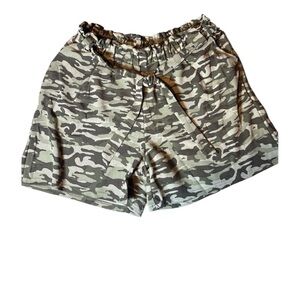 Full Circle Trends Green Camo Pull On Shorts Womens Size 2X New